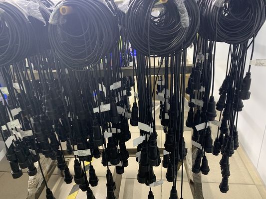 HPDB 100 Pin MDR Connector مجموعة كابلات SCSI الأسلاك السوداء مع مواد اتصال نحاسية