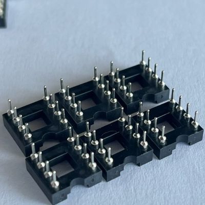 2.54mm 8 Pin IC Socket Connector Female Straight Pin Header PBT مواد العزل الأسود
